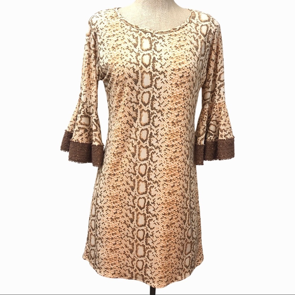 Judith MARCH animal print bell sleeve dress